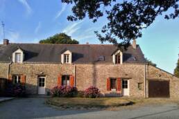 Façade avant du Grand Gite du Menhir