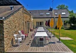 Terrasse exposée Sud-Ouest du Gite de groupe de plus de 15 personnes en Loire-Atlantique